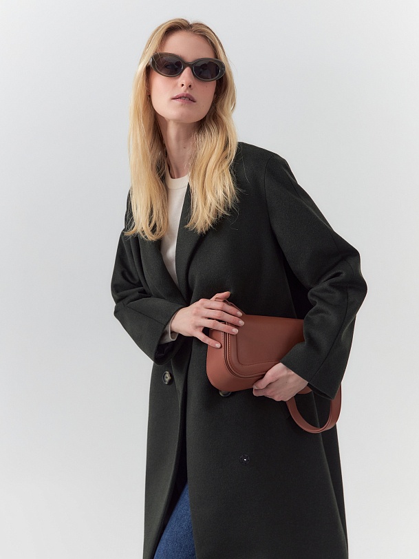 Шерстяное пальто с мембраной и утеплённой спинкой