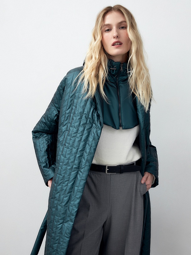 Стёганое пальто с мембраной и съёмным капюшоном