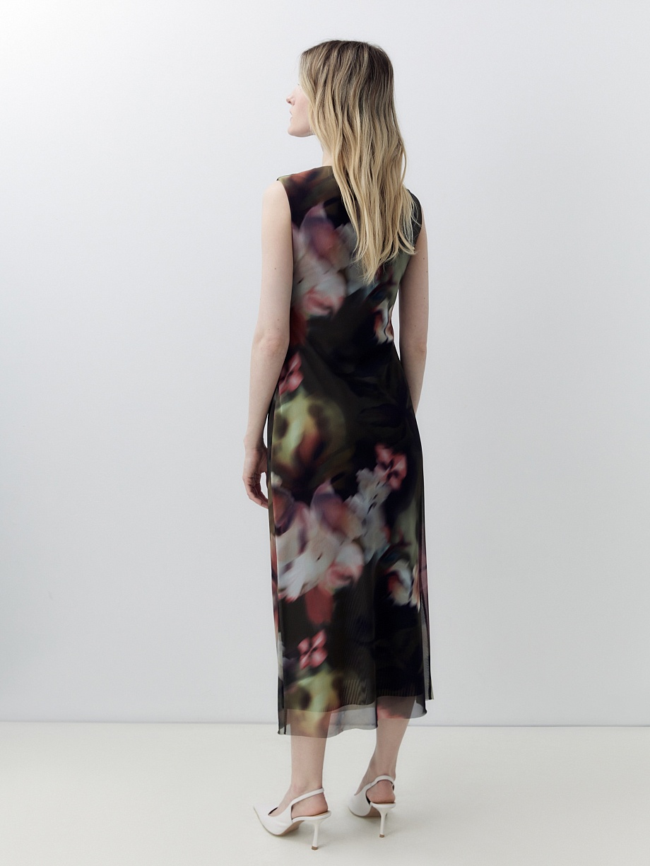 Вечернее платье без рукавов