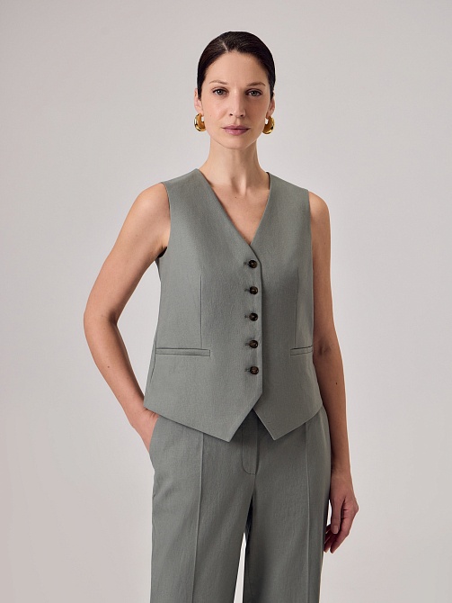 Жилет из натуральной ткани