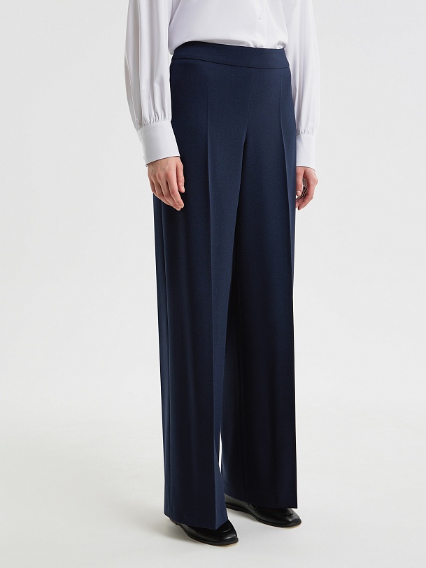 Расклешенные брюки со стрелками из костюмной ткани