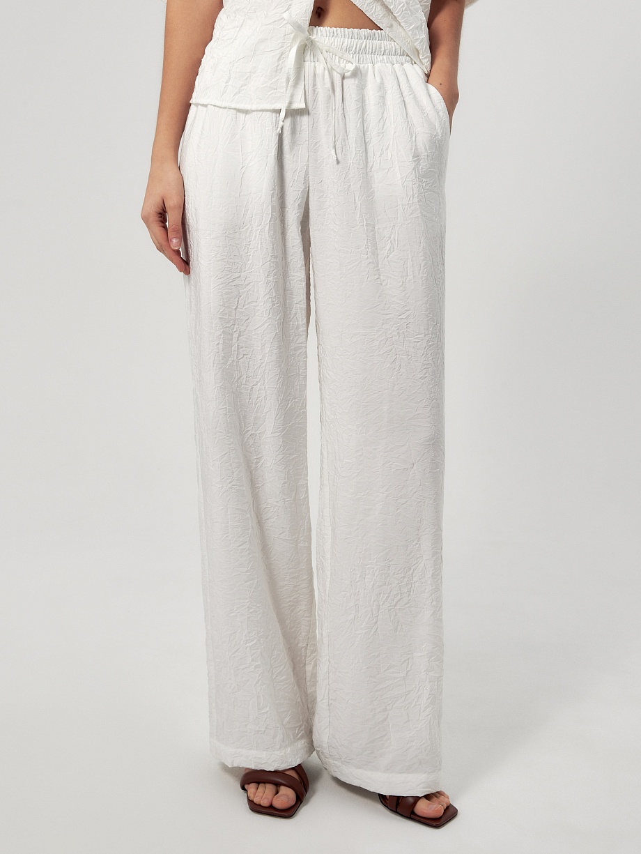 Летние брюки из жатой вискозы