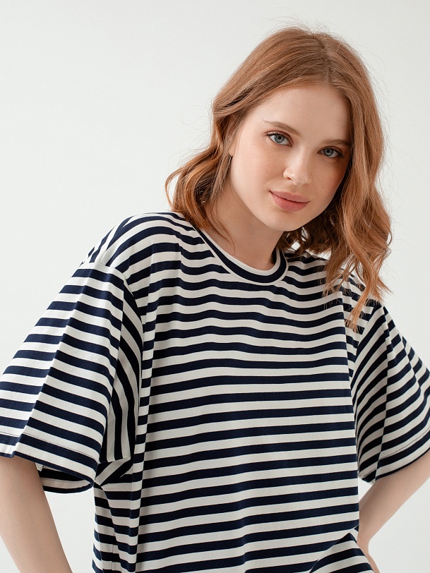 Футболка оверсайз в бретонскую полоску