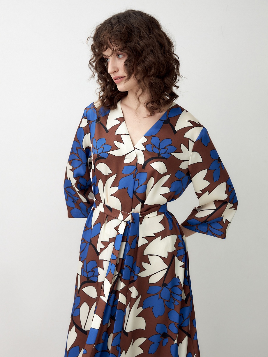 Свободное платье миди с поясом