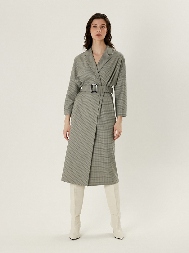 Свободное платье-халат из костюмной ткани с поясом