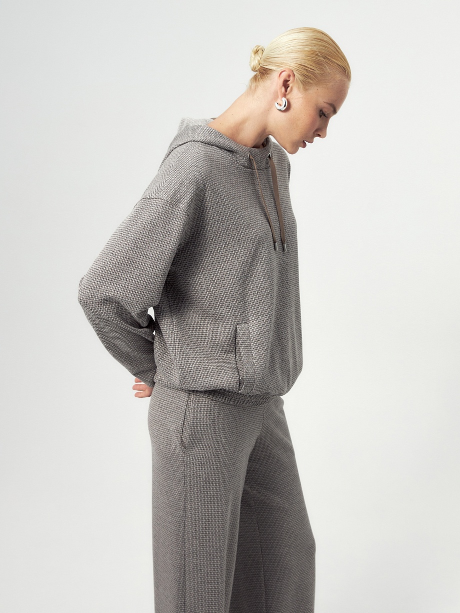 Толстовка с капюшоном