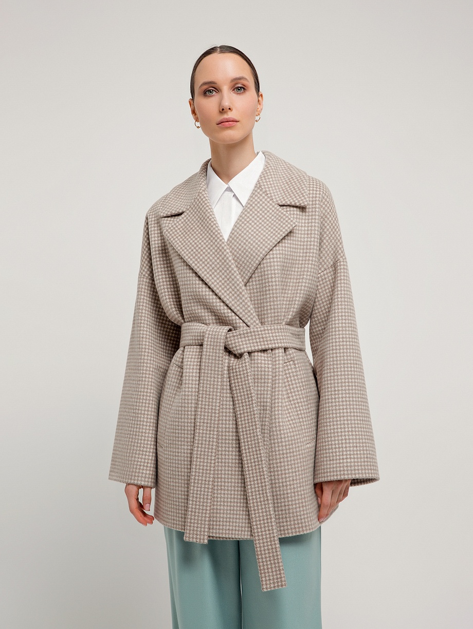 Двубортное укороченное пальто прямого силуэта