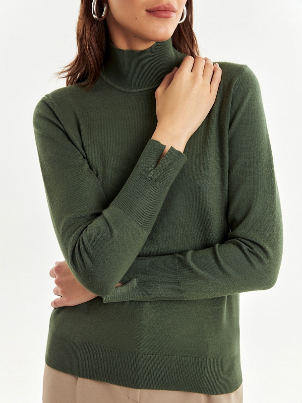 Водолазка из вискозной пряжи