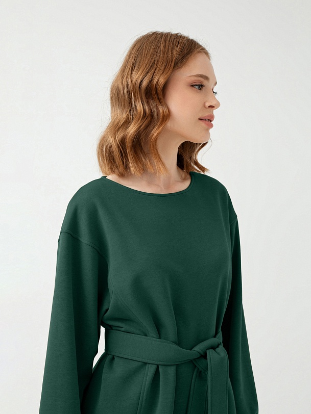 Платье приталенного силуэта