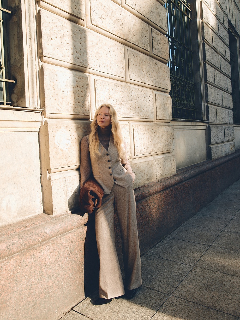 Брюки из премиальной костюмной ткани с шерстью