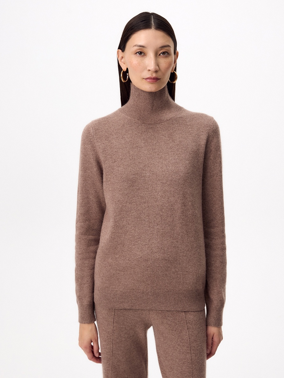 Костюм вязаный из шерсти с ангорой