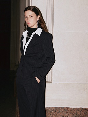 Жакет из костюмной ткани с открытыми срезами