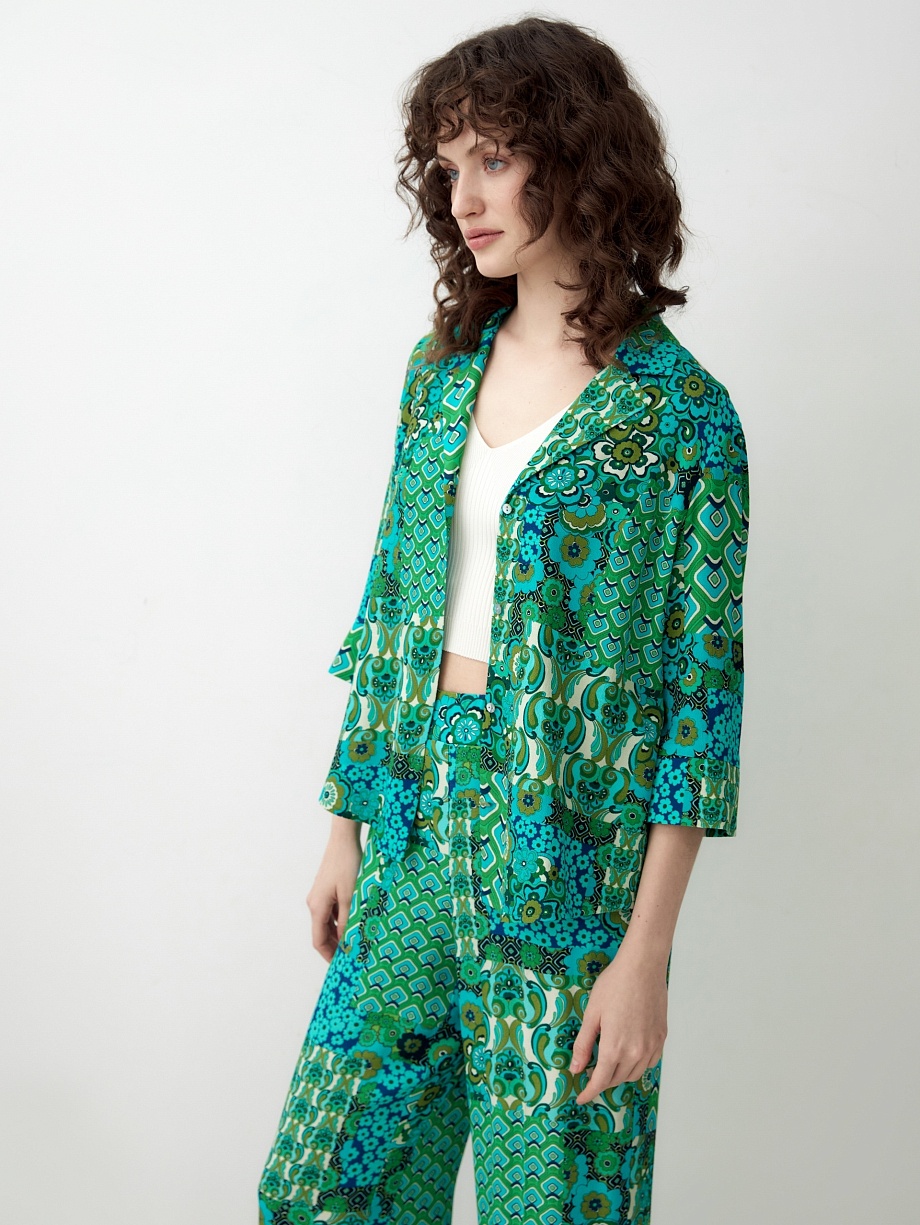 Летняя блуза из вискозы на пуговицах