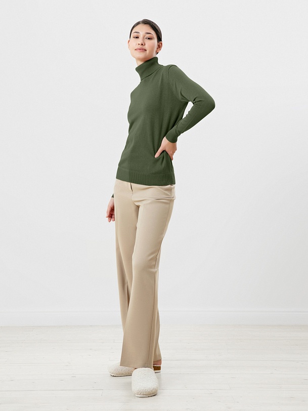 Свитер полуприлегающего силуэта