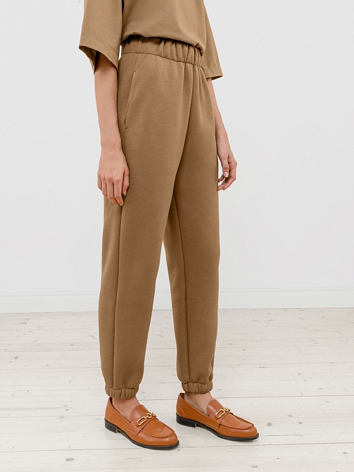 Брюки-джоггеры трикотажные