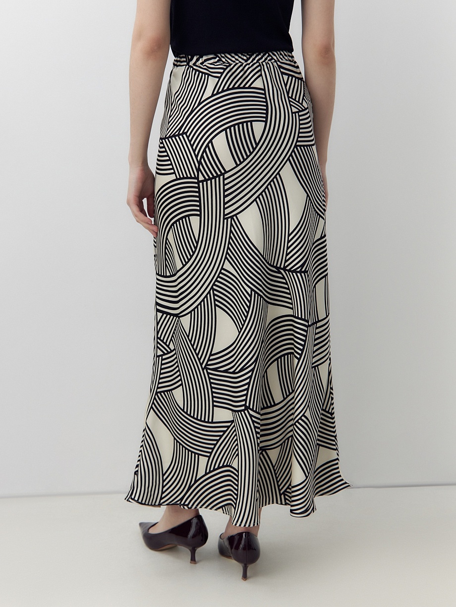 Юбка макси из атласной ткани