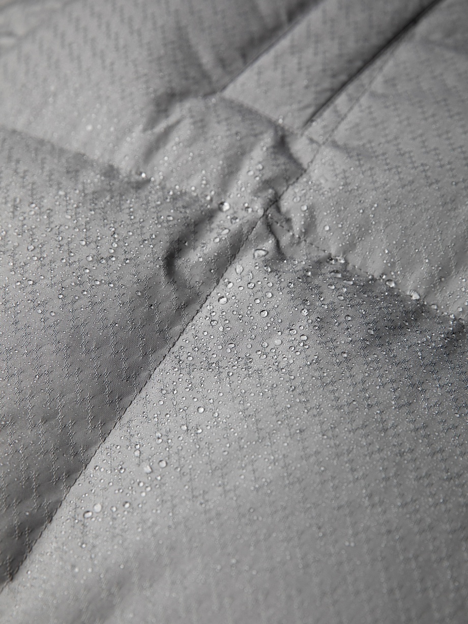 Непромокаемый пуховик с мембраной и утеплителем 90% пух и 10% перо