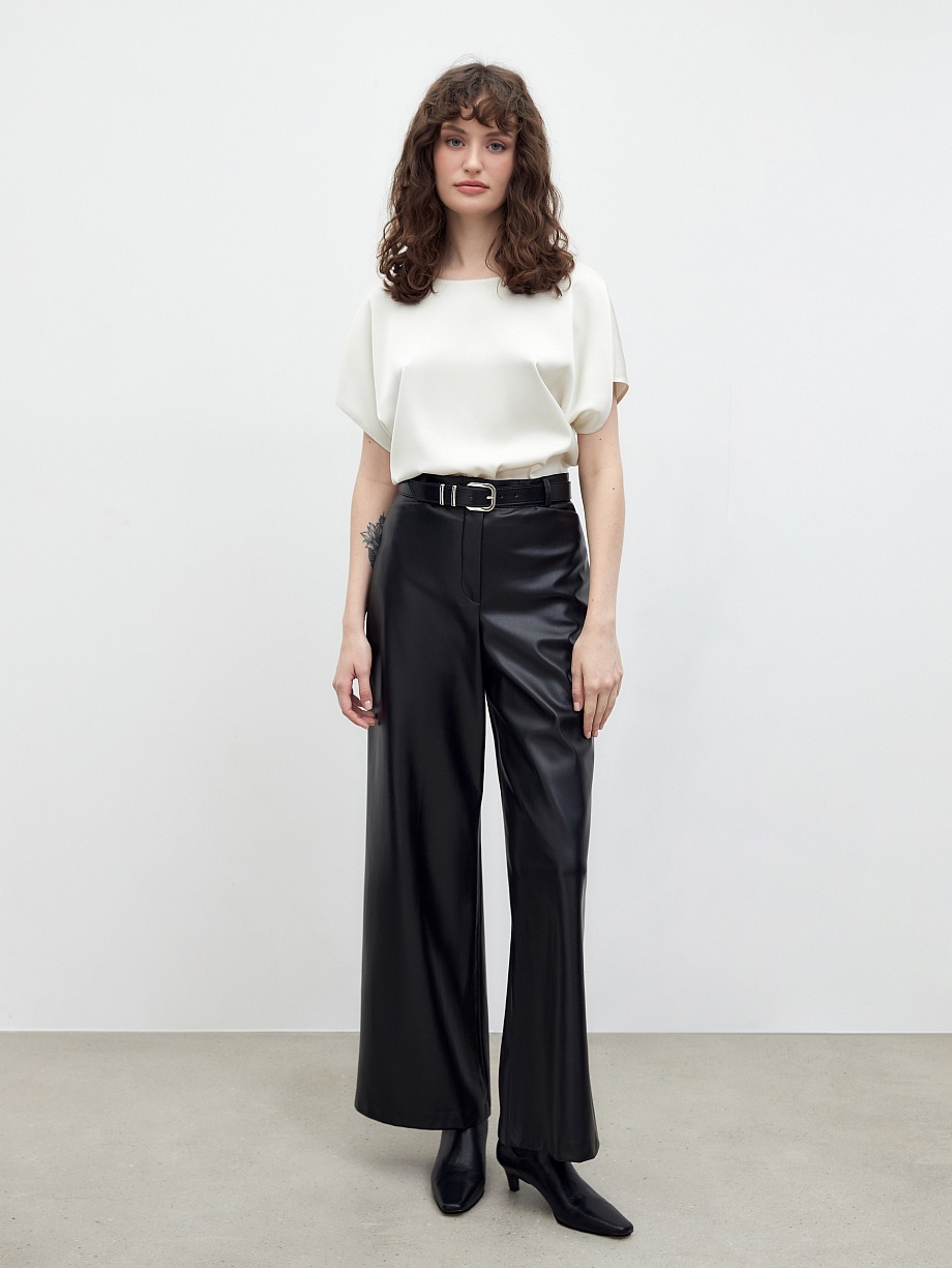 Блузка из атласной ткани