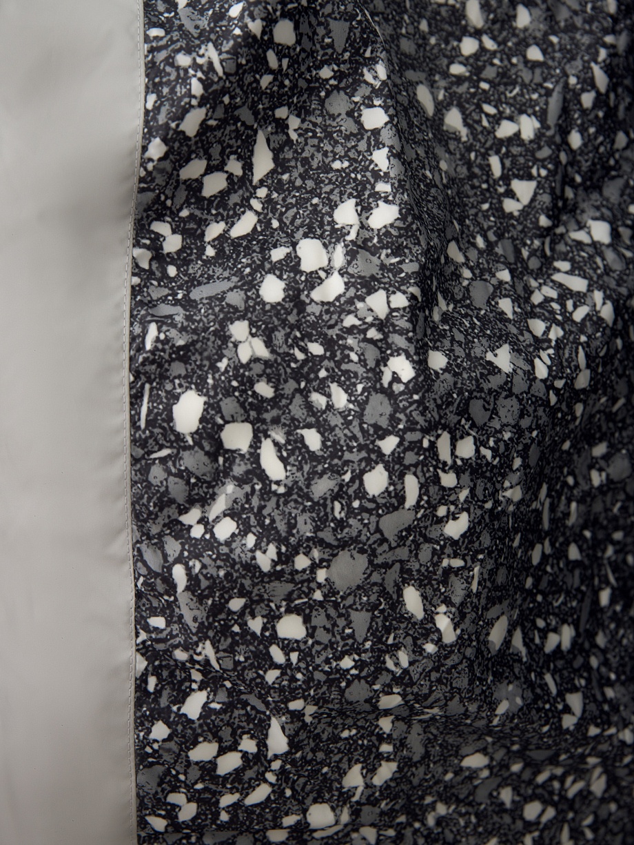 Пальто зимнее стеганое с капюшоном