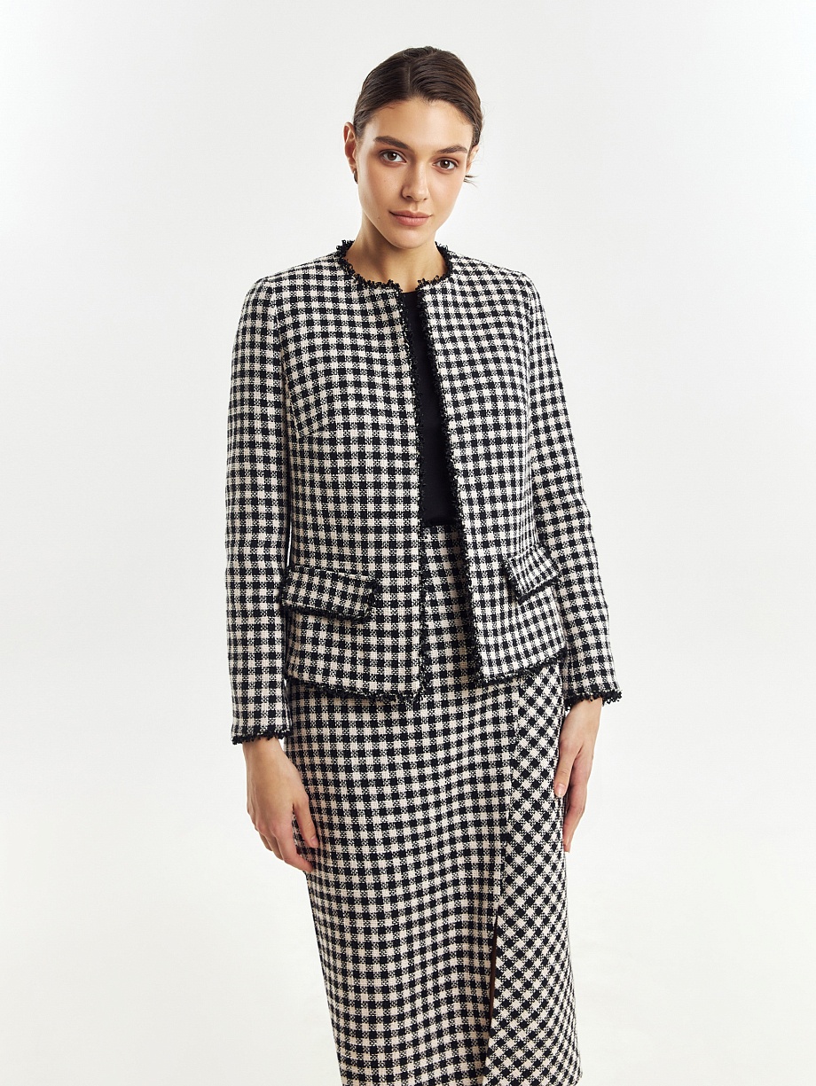 Укороченный жакет из чёрно-белой твидовой ткани