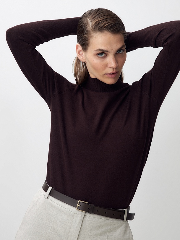 Водолазка из вискозной пряжи