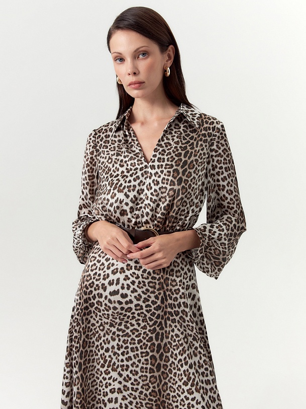 Платье-миди с леопардовым принтом