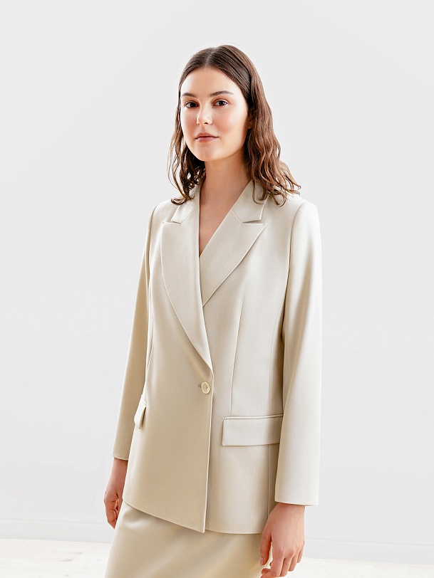 Жакет полуприлегающего силуэта