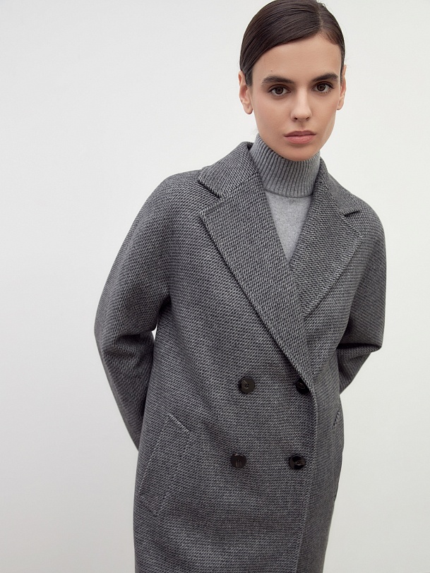 Шерстяное пальто с мембраной и утеплённой спинкой