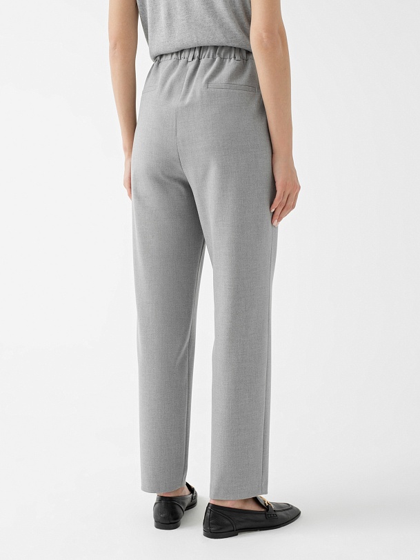 Брюки серые зауженные к низу