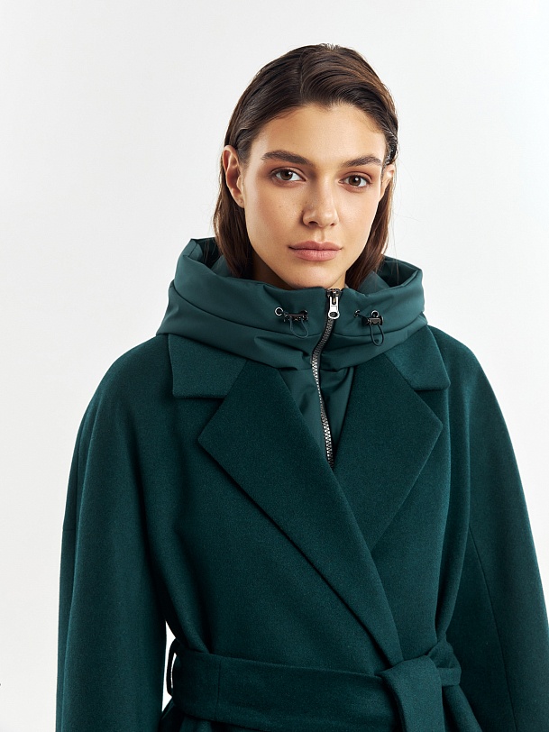 Шерстяное пальто с мембраной, утеплённой спинкой и съёмным капюшоном