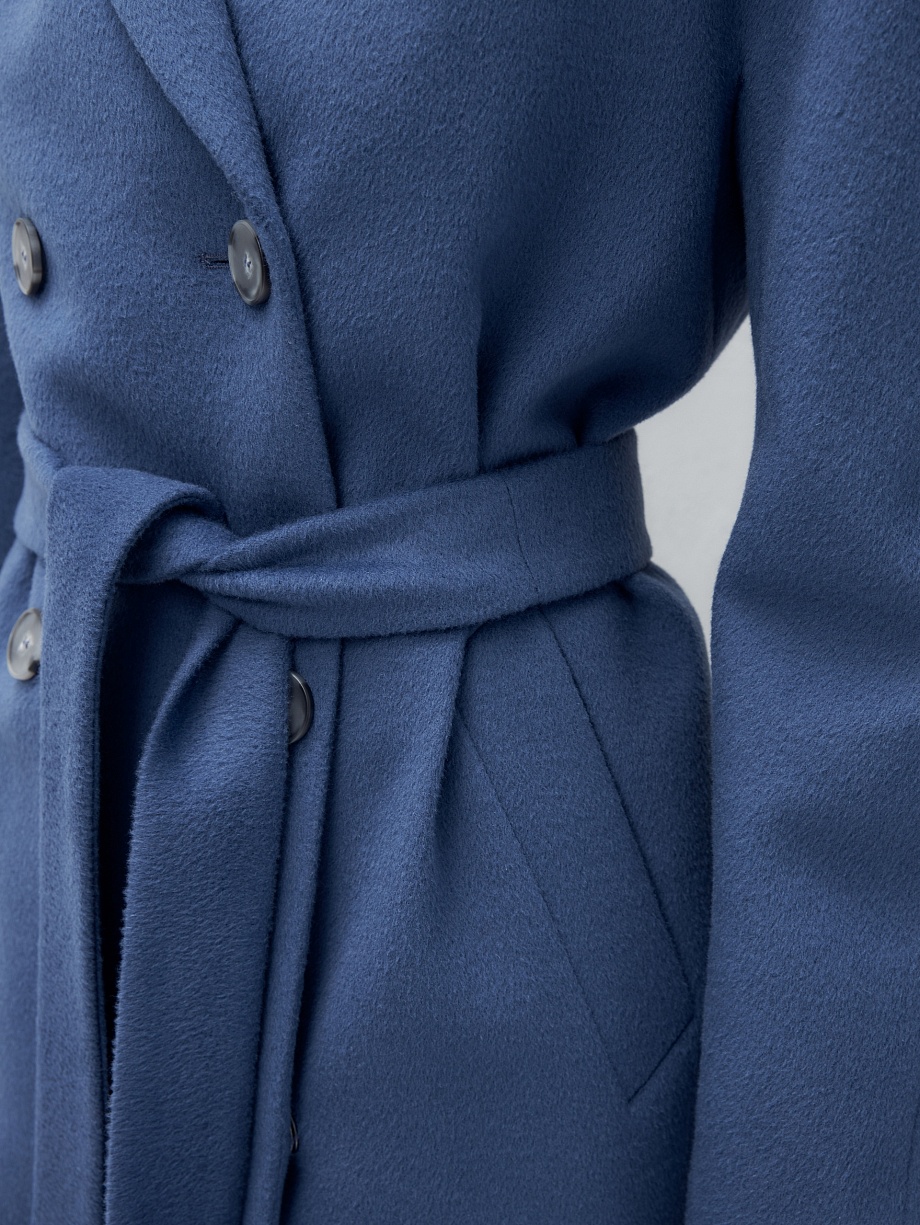 Шерстяное пальто двубортное с поясом