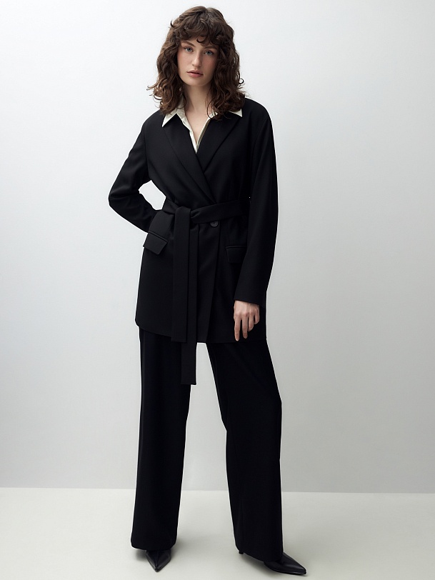 Удлиненный двубортный жакет из костюмной ткани