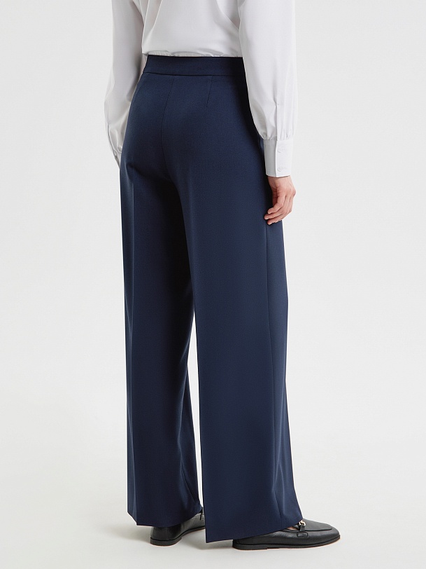 Расклешенные брюки со стрелками из костюмной ткани