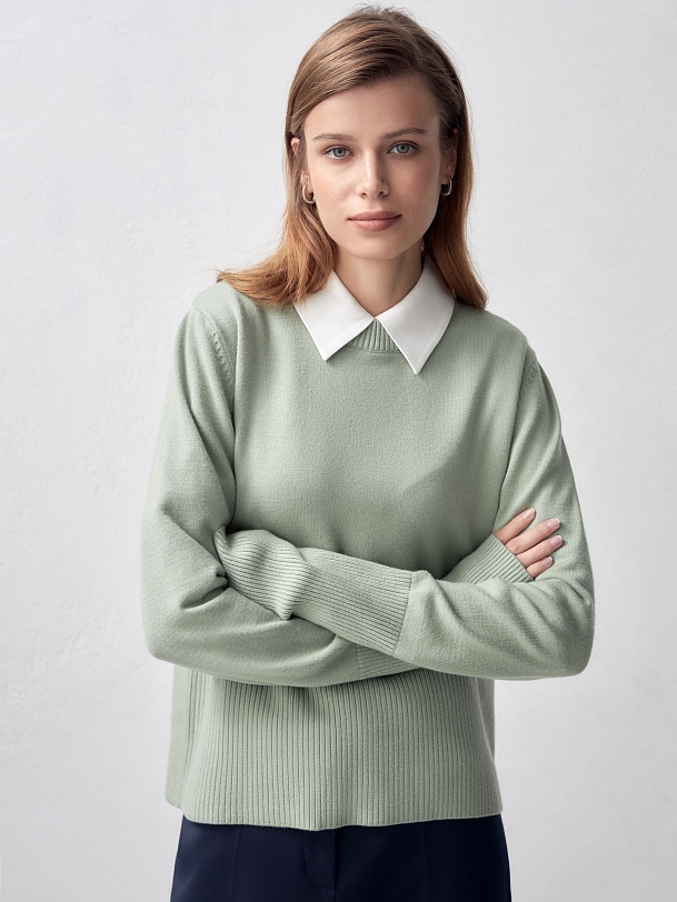 Джемпер из вискозного трикотажа с удлиненными манжетами