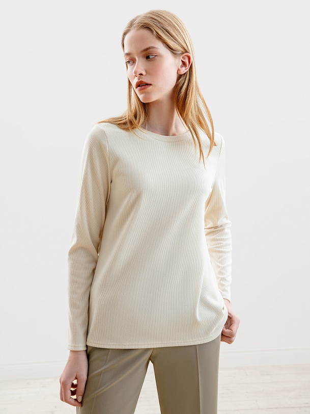 Джемпер полуприлегающего силуэта