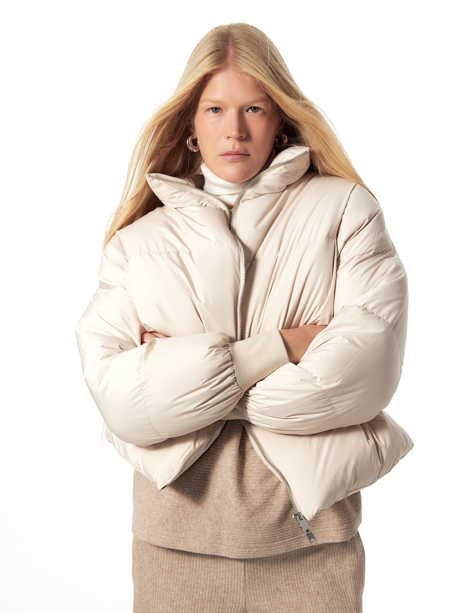 Укороченный пуховик с утеплителем 90% пух и 10% перо