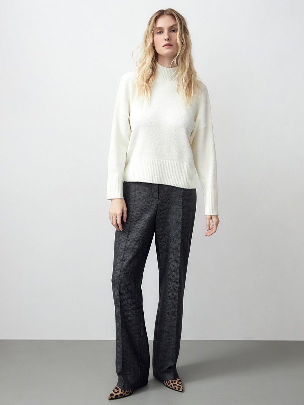 Свитер белый оверсайз