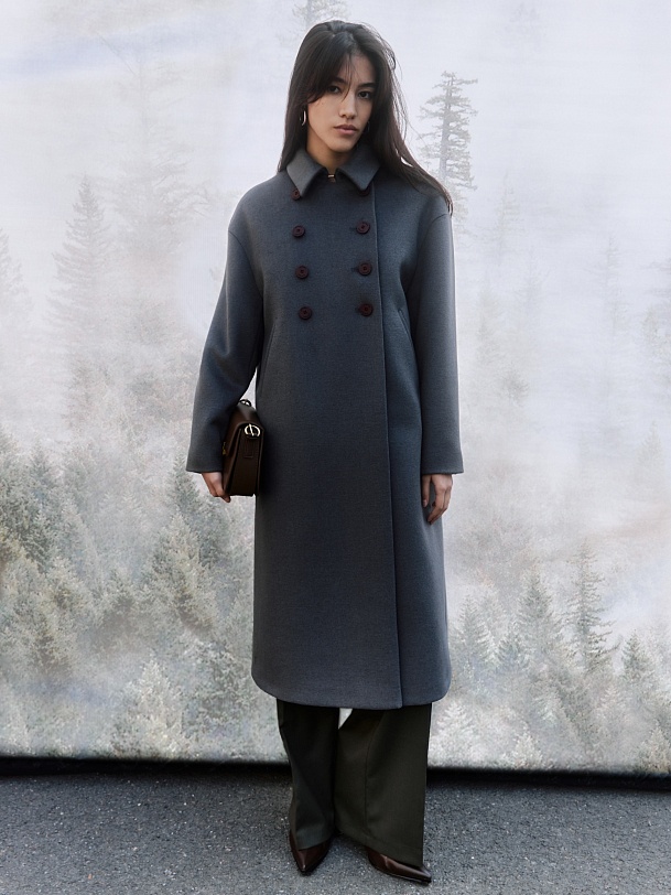 Шерстяное пальто с мембраной и утеплённой спинкой