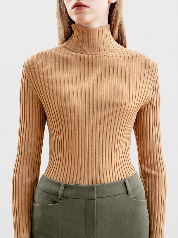 Свитер из фактурного вязаного трикотажа