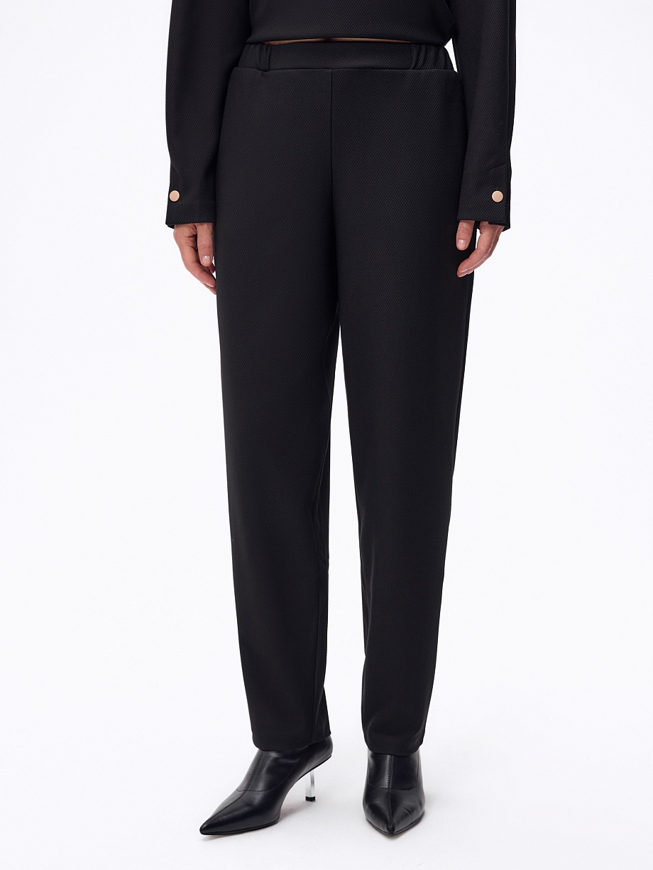 Брюки из фактурного трикотажа