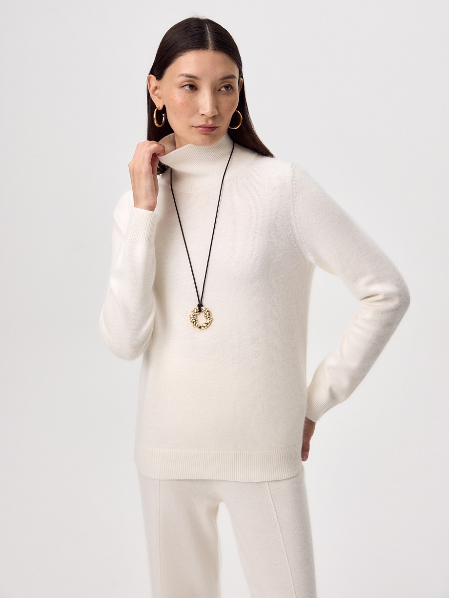 Костюм вязаный из шерсти с ангорой