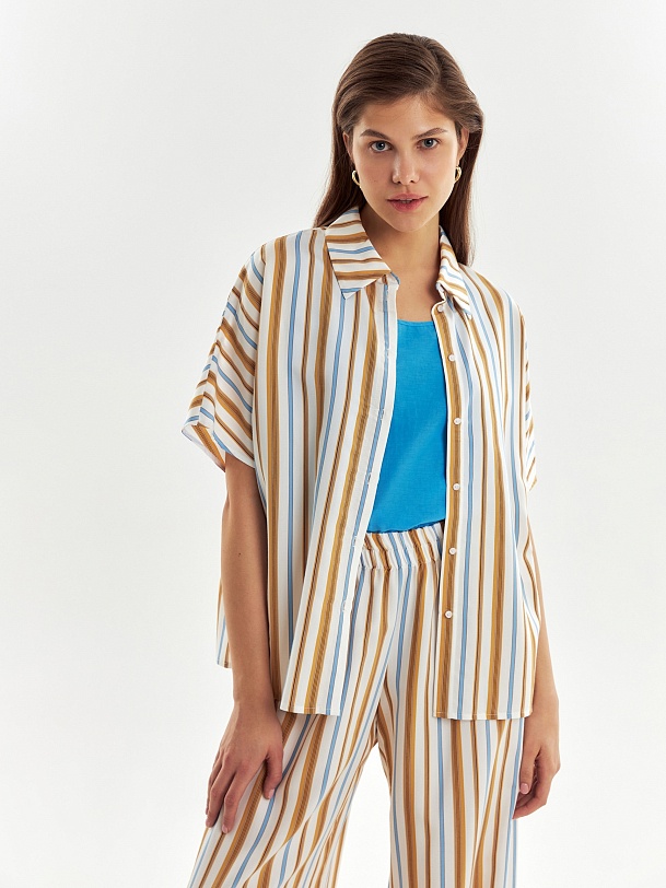 Свободная летняя рубашка из вискозы