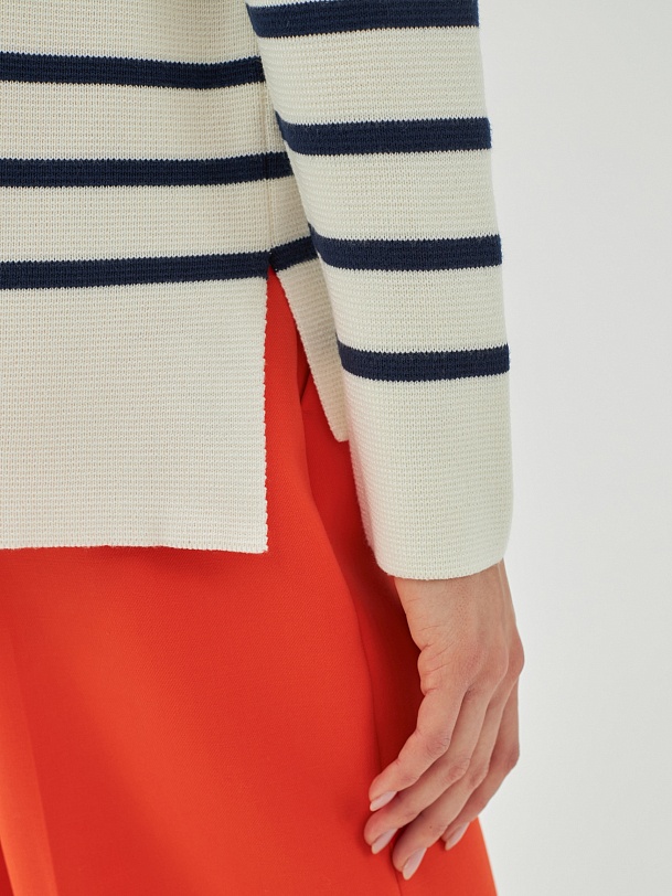 Джемпер с V-образным вырезом и воротником апаш