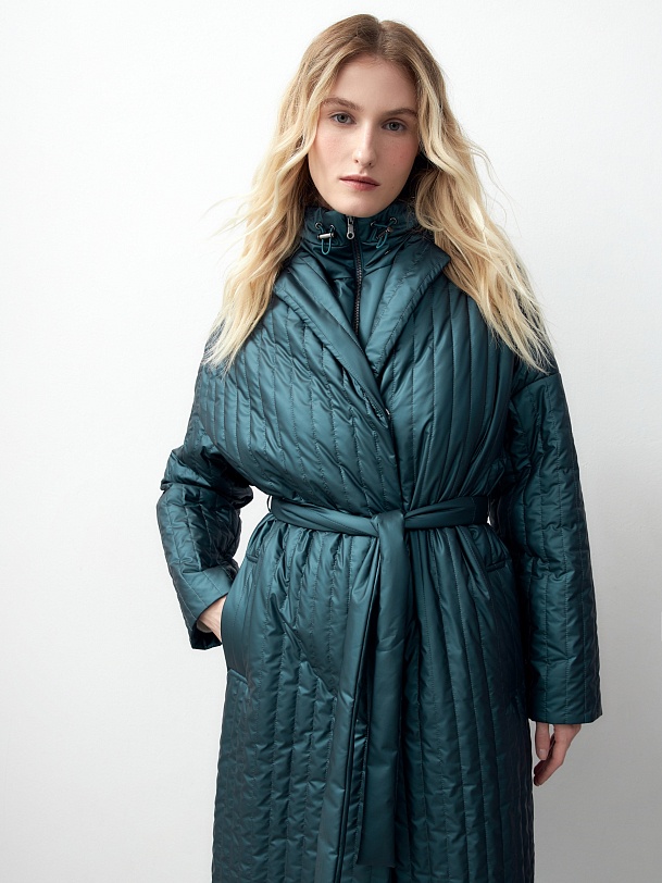 Стёганое пальто с мембраной и съёмным капюшоном