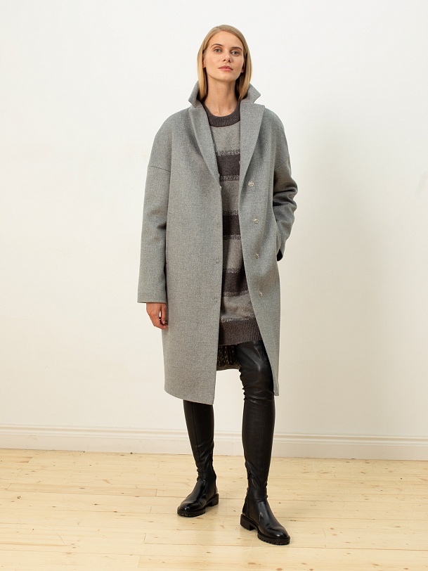 Зимнее пальто из шерсти с мембраной и меховым воротником