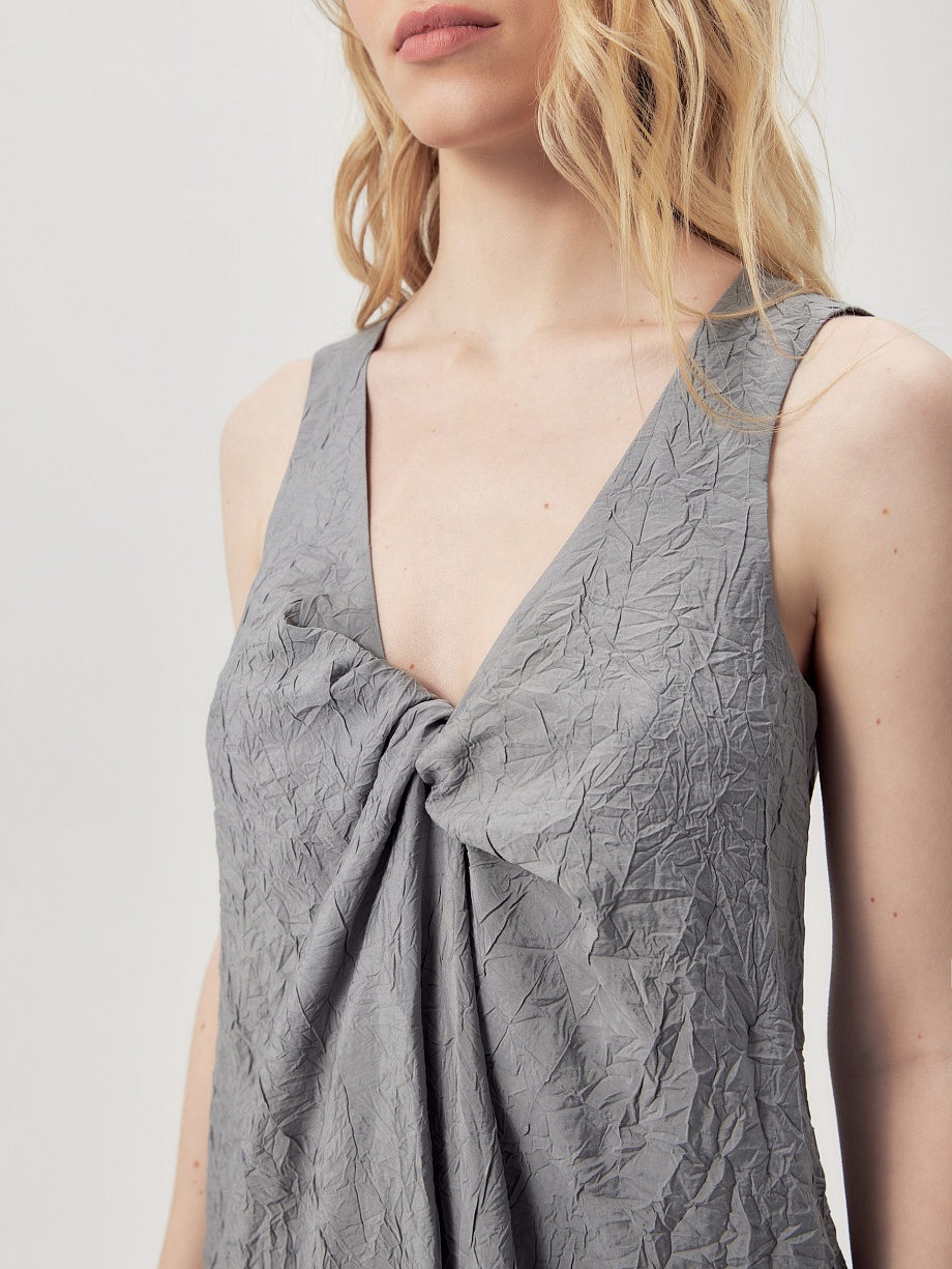 Платье из жатой вискозы с декоративным узлом