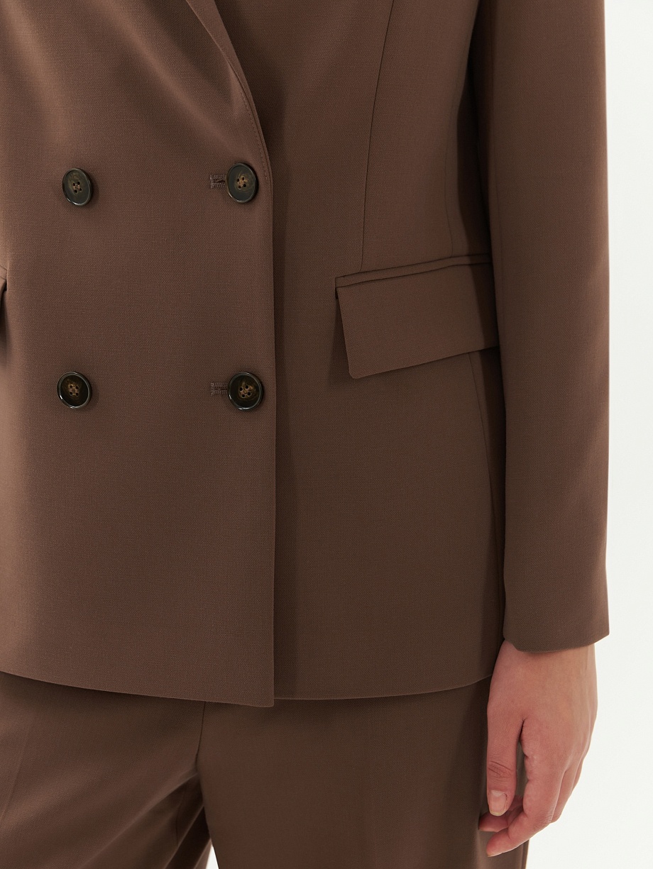 Двубортный полуприлегающий жакет с воротником-шаль