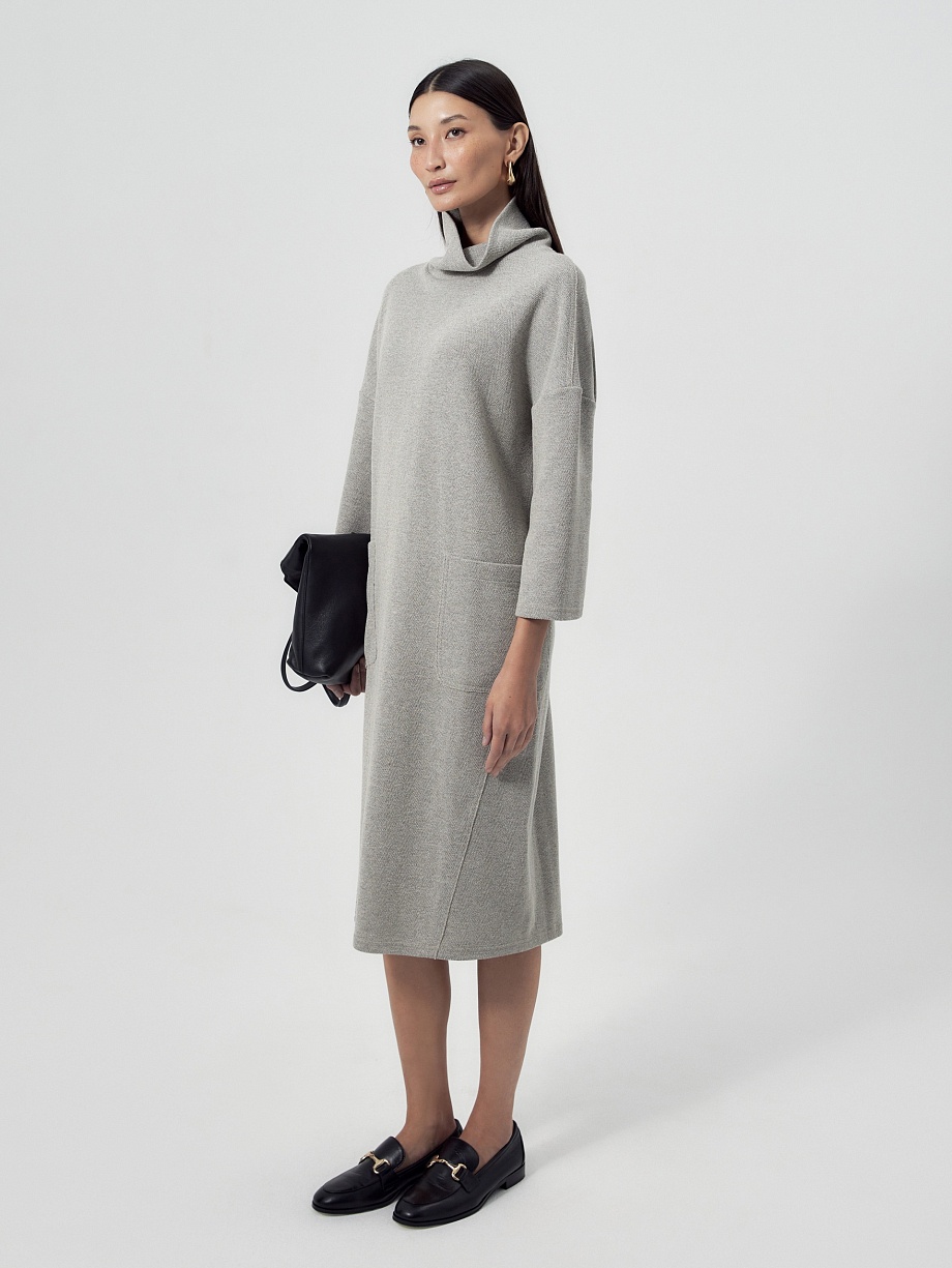 Свободное платье из хлопковой трикотажной ткани