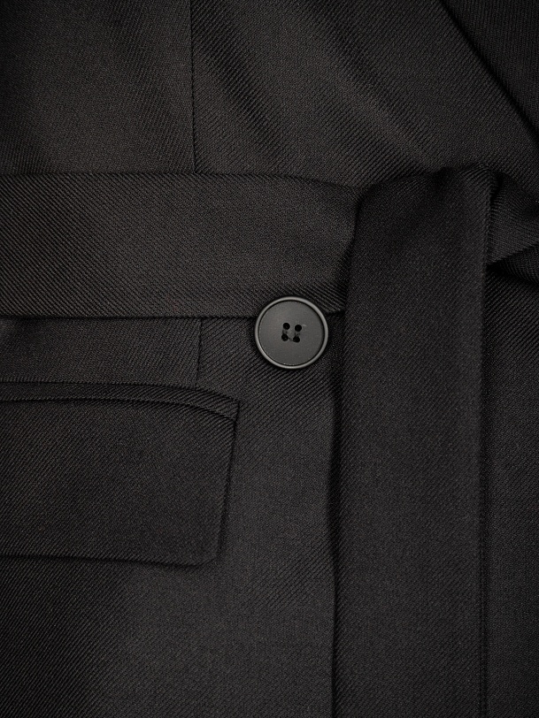 Удлиненный двубортный жакет из костюмной ткани