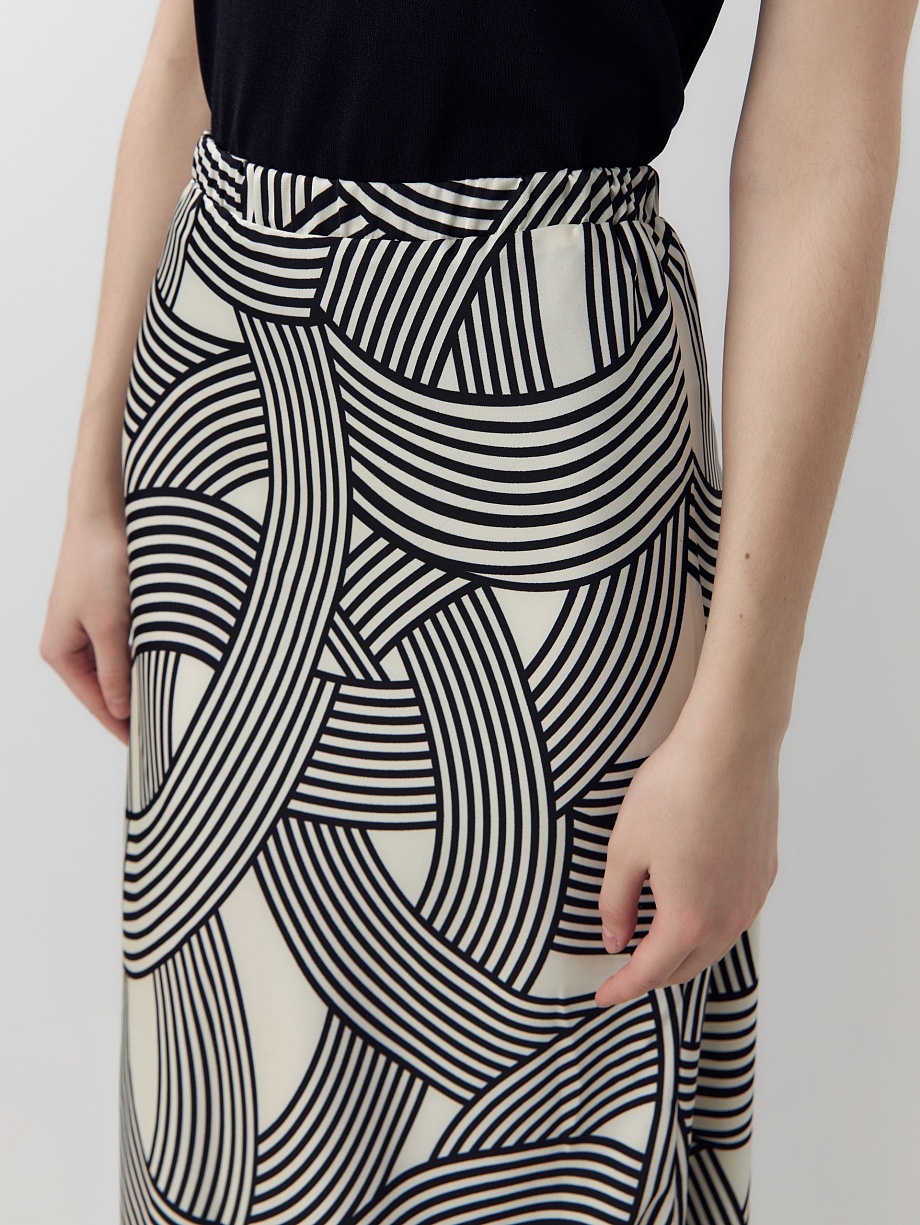 Юбка макси из атласной ткани